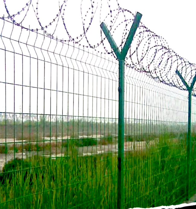 Sports field plastic-coated guardrail net